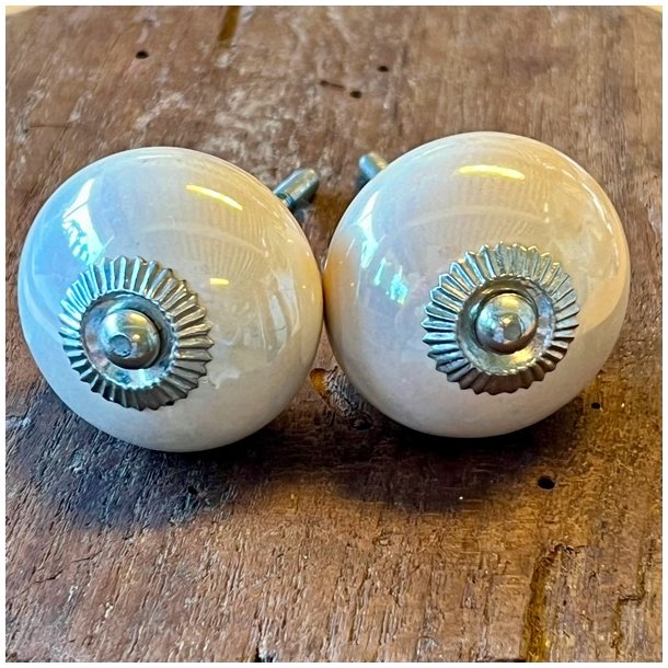 Mbelknop - porceln, sand m/perlemor 