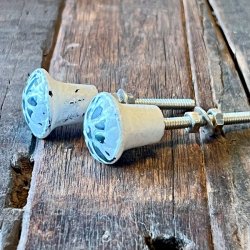 Mbelknop - hvidmalet jern, blomst 