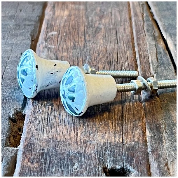 Mbelknop - hvidmalet jern, blomst 