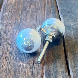 Mbelknop - lille rund porceln, sort eller hvid 