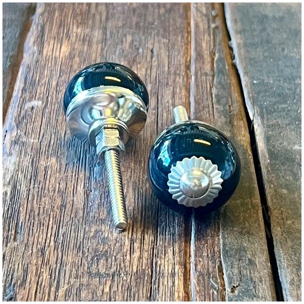 Mbelknop - lille rund porceln, sort eller hvid 