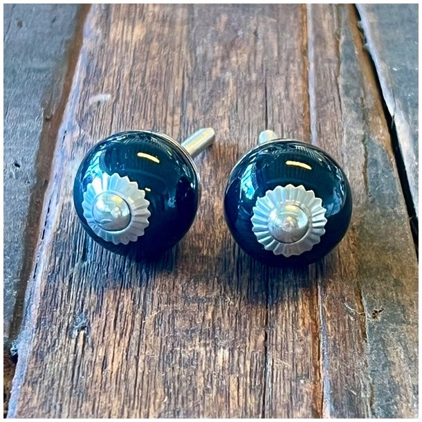 Mbelknop - lille rund porceln, sort eller hvid 