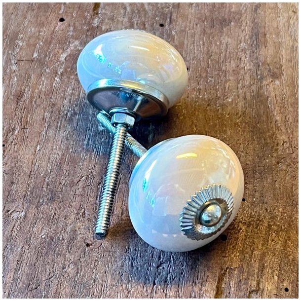 Mbelknop - porceln, sand m/perlemor 