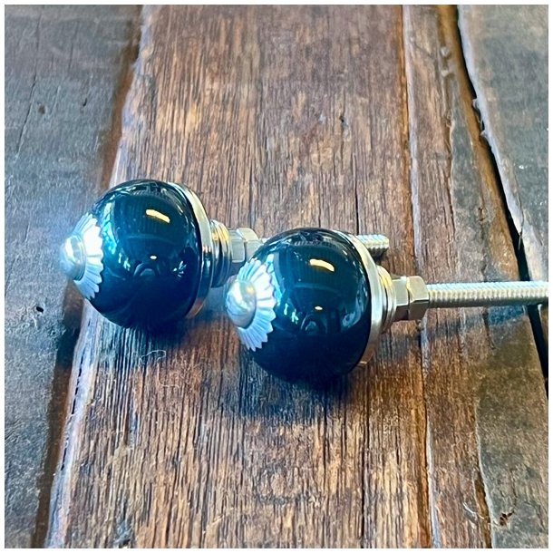 Mbelknop - lille rund porceln, sort eller hvid 