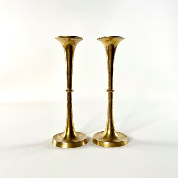 Messing lysestagepar - trompetformet med formet fod, H20 cm