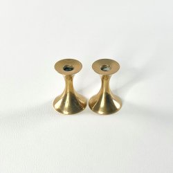 Duo af sm� koniske messing lysestager