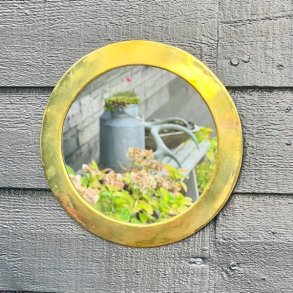 Spejl med messingkant