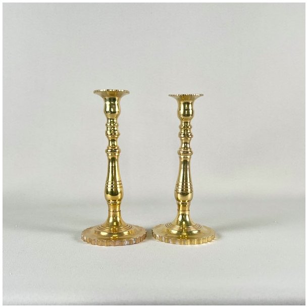 Lysestage par t/kertelys - rund takket fod