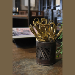 Mercer beholder i metal m/mesh