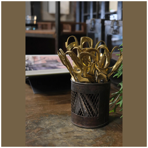 Mercer beholder i metal m/mesh