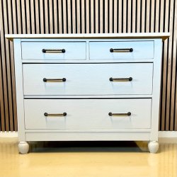 Kommode med marmortop