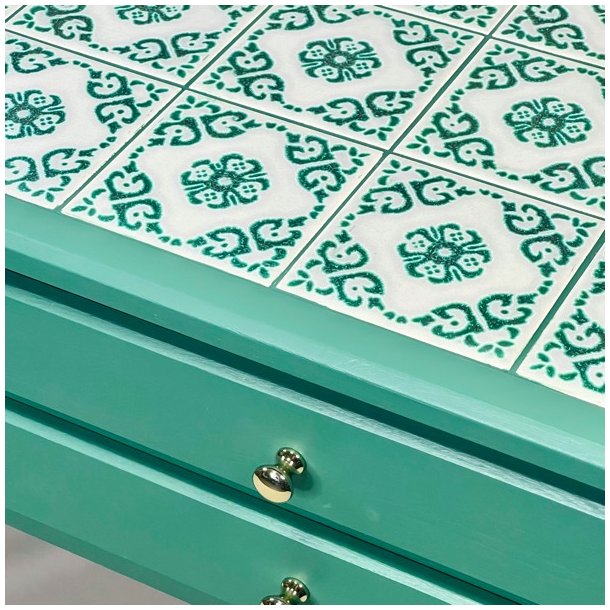 Bord med kakler og skuffer - SOLGT