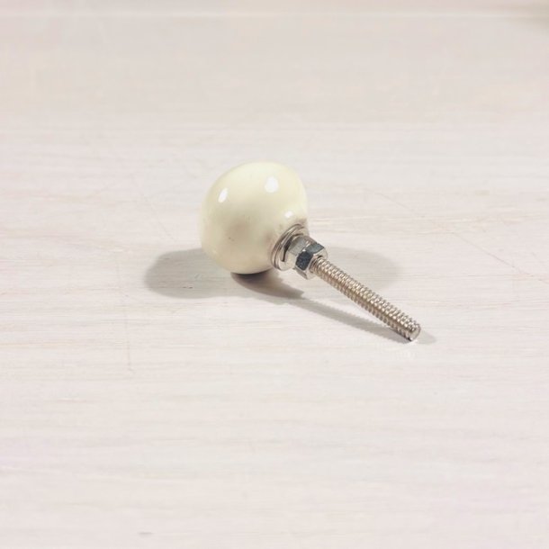 Mbelknop - creme porceln, rund (genbrug)