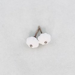 Mbelknop - hvid porceln m/riller (genbrug)