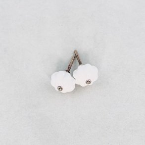 Mbelknop - hvid porceln m/riller (genbrug)