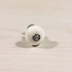 Mbelknop - hvid porceln m/skrue (genbrug)