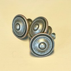 Mbelknop - 'skjold', tofarvet metal