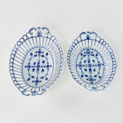 Porcel�nssk�le (2 stk samlet) - tysk musselmalet med blondekant 