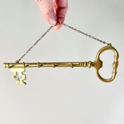 Ngleholder i messing 