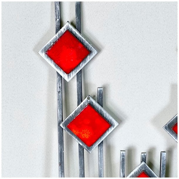 Retro vglysestage - smedejern med rde firkanter