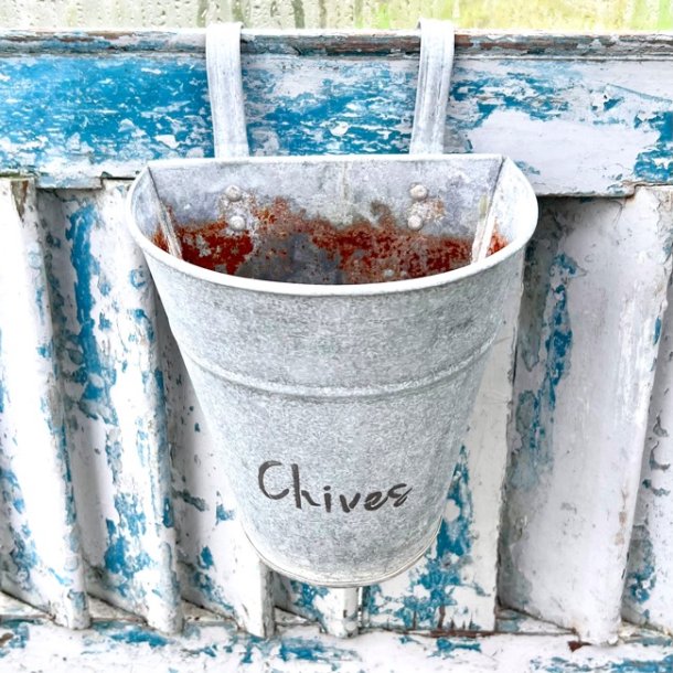 Plantepotte i zink med bjler til altan 