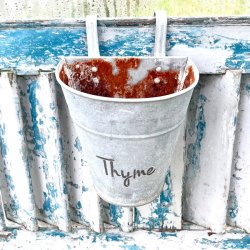 Plantepotte i zink med bjler til altan 