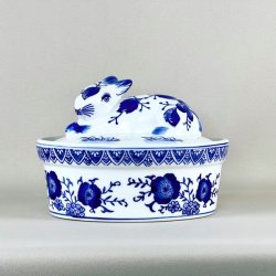 Terrin med hare p toppen