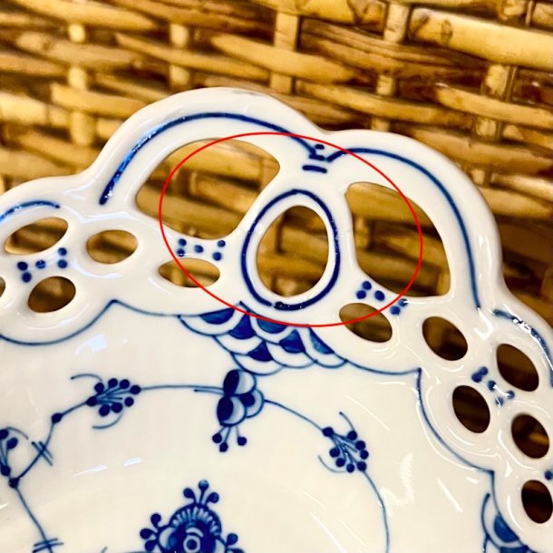 Serveringssk�l - tysk musselmalet med blondekant