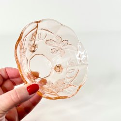 Glassk�l - lille lyser�d p� f�dder