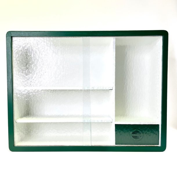 Lille retro skab med skydel�ger i glas 