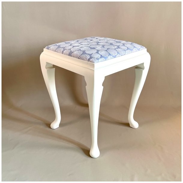 Skammel med muslingestof - SOLGT