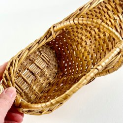 Vinflaskeholder i flet 