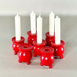 Rd kugleformet julelysestage p tre ben