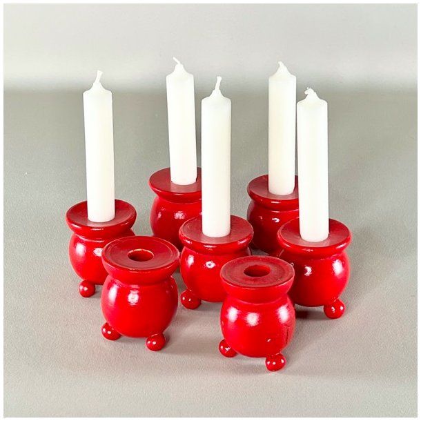 Rd kugleformet julelysestage p tre ben