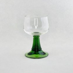 Rmerglas - stvet grn fod og klar kumme