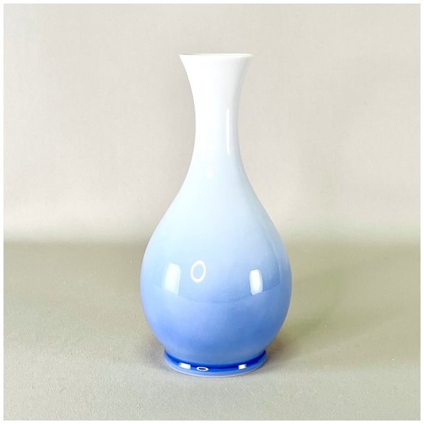 Royal Copenhagen vase - blekvist 863/51