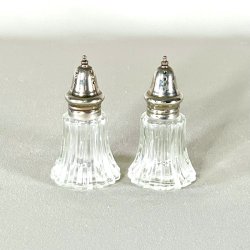 Salt &amp; peber st - vintage glas m/riller og hj top