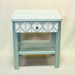 Sengebord - mint med hvide blade