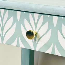 Sengebord - mint med hvide blade