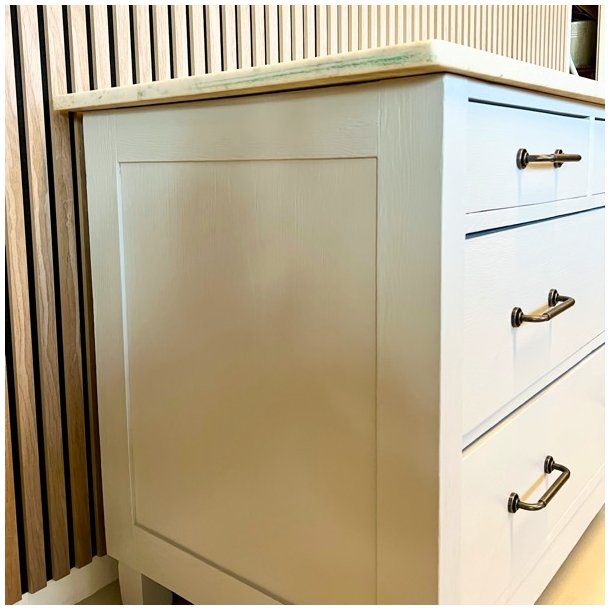 Kommode med marmortop