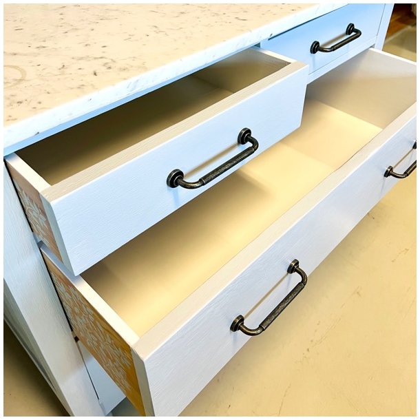 Kommode med marmortop