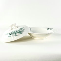 Terrin med lg - grn blomst