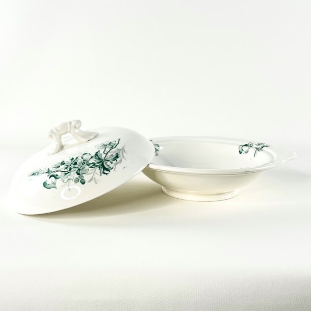 Terrin med lg - grn blomst