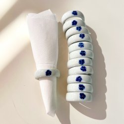 Servietring, knivsttte og bordkortholder m/bl blomst (6 st/pakke)