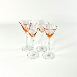 Snapseglas - lyser�d med snoet fod (4 stk samlet)