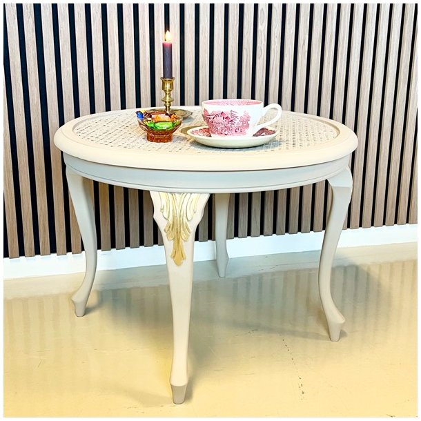 Rundt bord med fransk flet