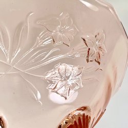 Glasskl - lyserd m/blomster og p fdder