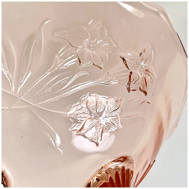 Glasskl - lyserd m/blomster og p fdder