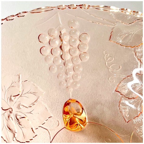 Glasskl - lyserd m/vindruer og p fdder