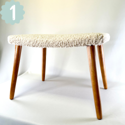 Skammel med 4 teak ben + teddy stof